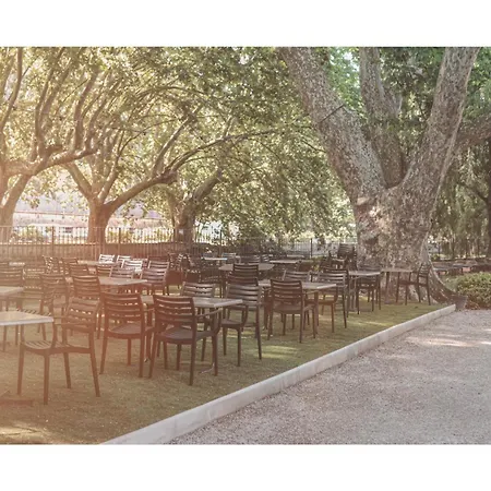 Restaurant Du Parc En Bord De Riviere Hotel