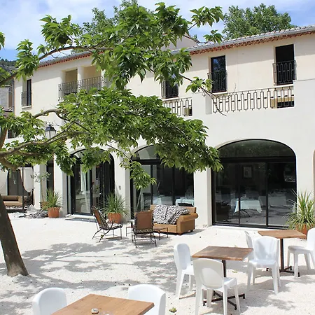 Hotel Restaurant Du Parc En Bord De Riviere Fontaine-de-Vaucluse