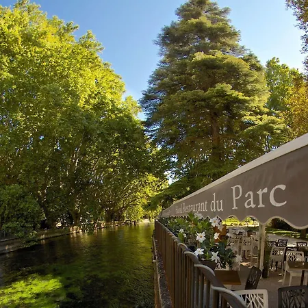 Restaurant Du Parc En Bord De Riviere